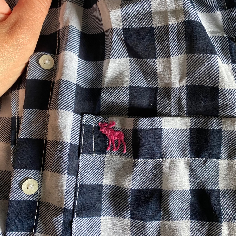 Abercrombie and Fitch button up size XS